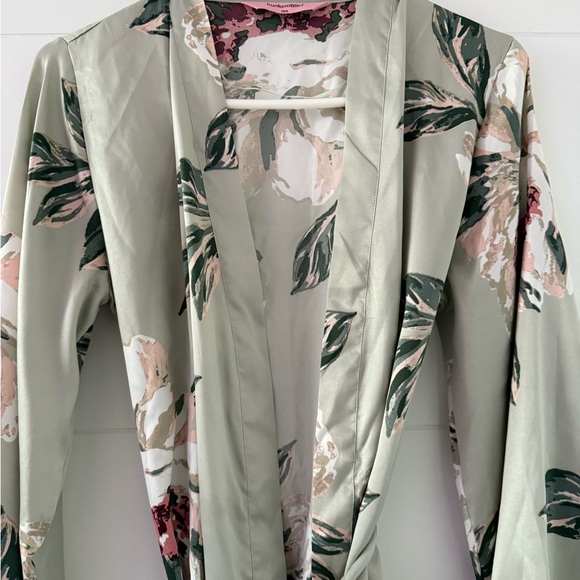 Floral Print Women's Robe - Picture 4 of 6